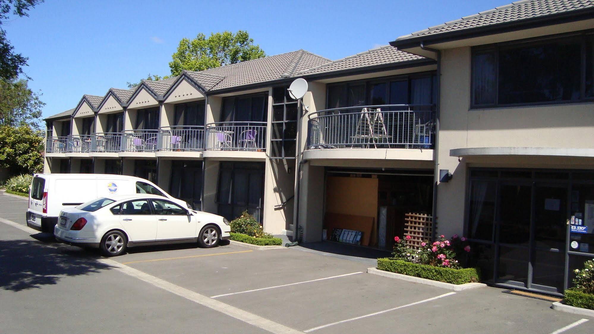 Azena Suites & Apartment Christchurch Exterior photo